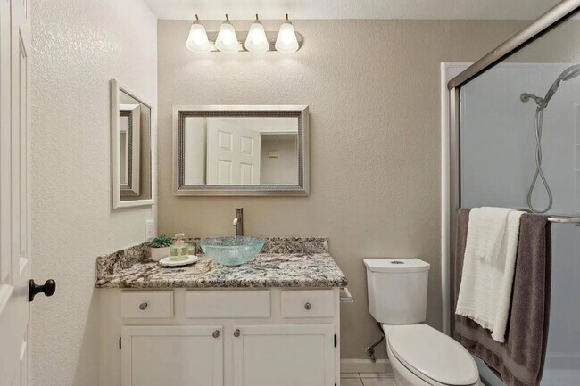 Building Photo - Stylish Golf Course Condo in North San Jose