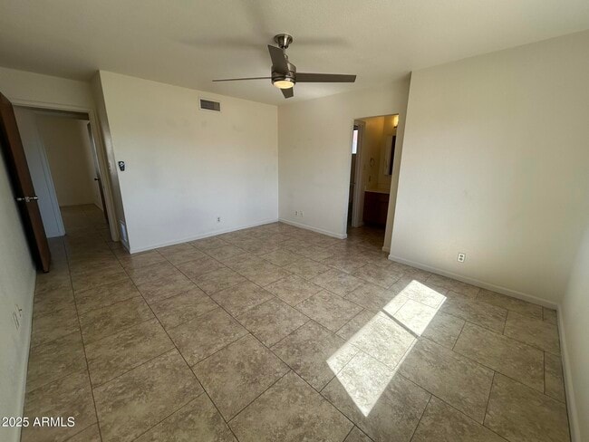 Building Photo - 1302 W 13th St