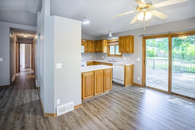 Building Photo - 15355 Papio St