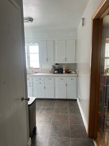 Building Photo - 1421 12th St N