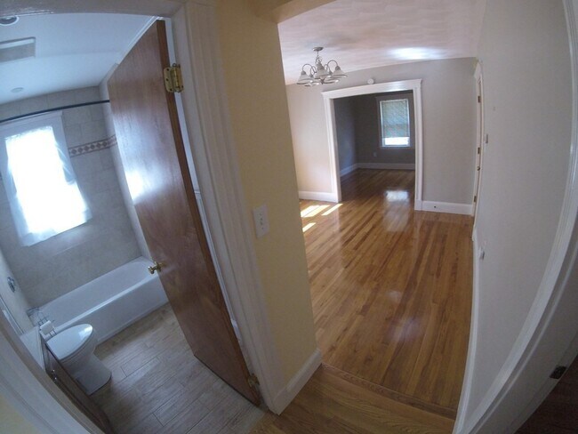 Building Photo - 17 Clewley Rd