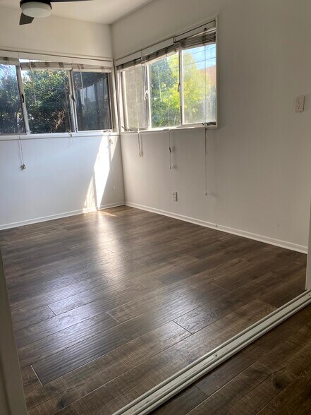 Building Photo - 7602 Lexington Ave