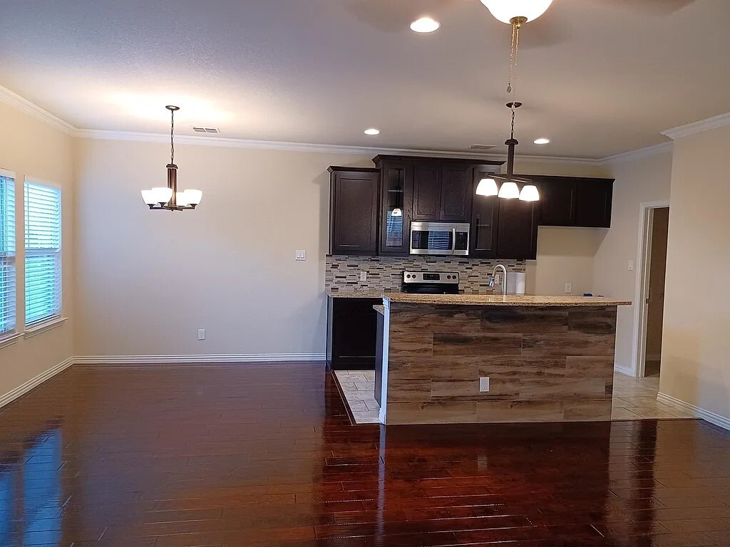 Building Photo - 326 Austin Ave