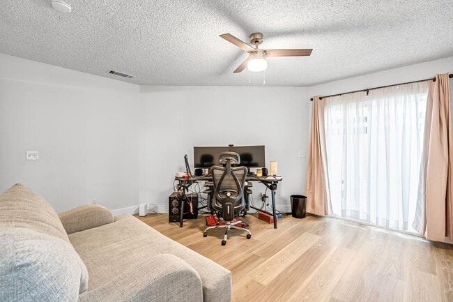 Building Photo - 3656 W Harvard Ave