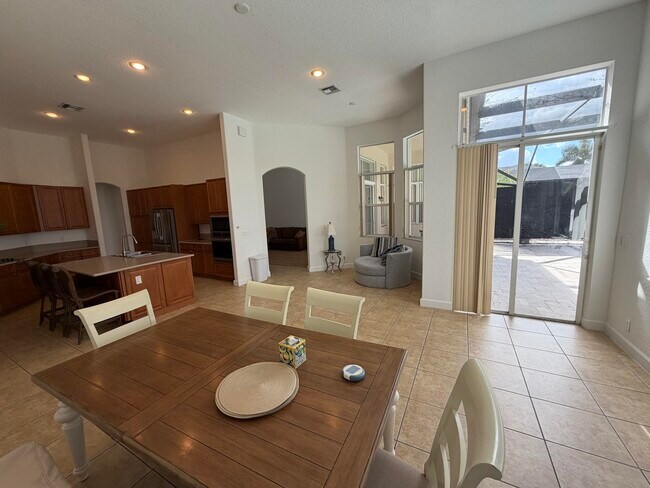 Building Photo - 10440 Cypress Lakes Preserve Dr