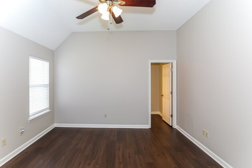 Building Photo - 8456 Cross Point Dr