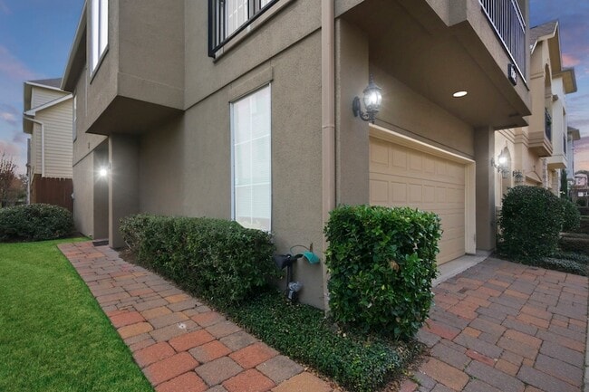 Building Photo - 1303 Sherwood Point Ln