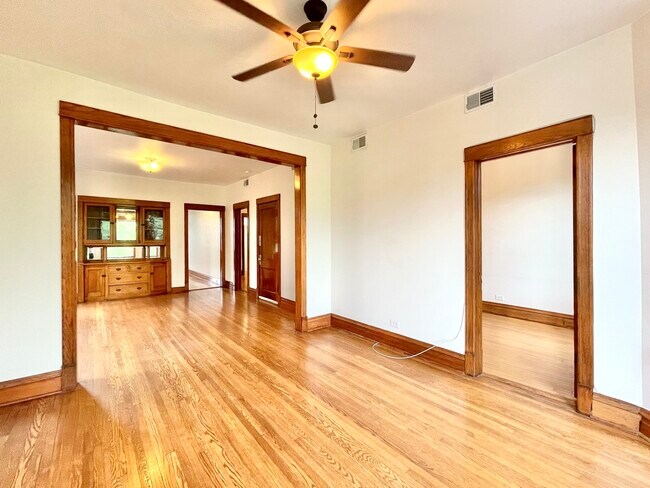 Building Photo - 3319 W Pierce Ave