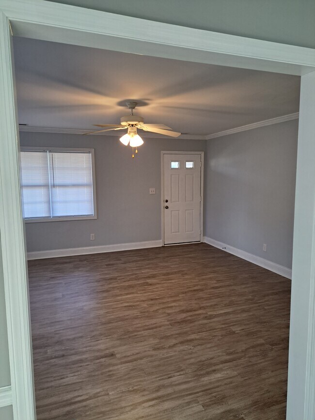 Building Photo - 4314 McClelland Dr
