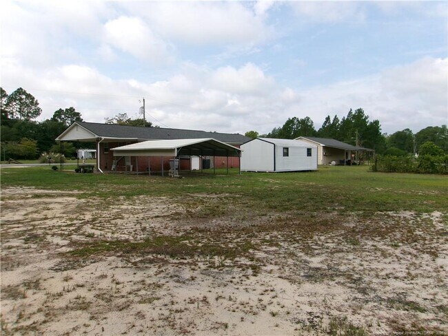 Building Photo - 301 W Vinson Ave