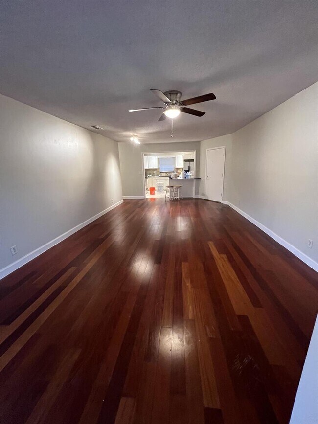 Building Photo - 10789 N Military Trl