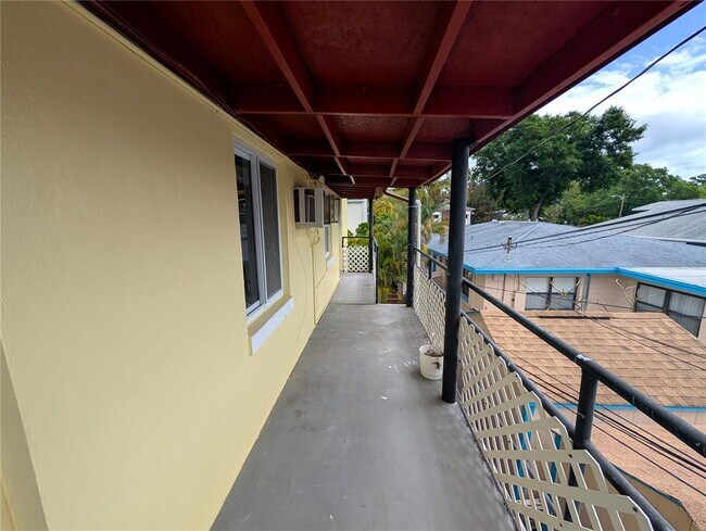 Building Photo - 520 11th Ave N