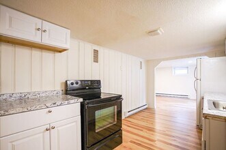 Building Photo - 2385 Westfield St