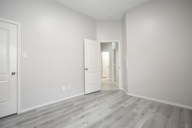 Building Photo - 27522 Gatlin Ln
