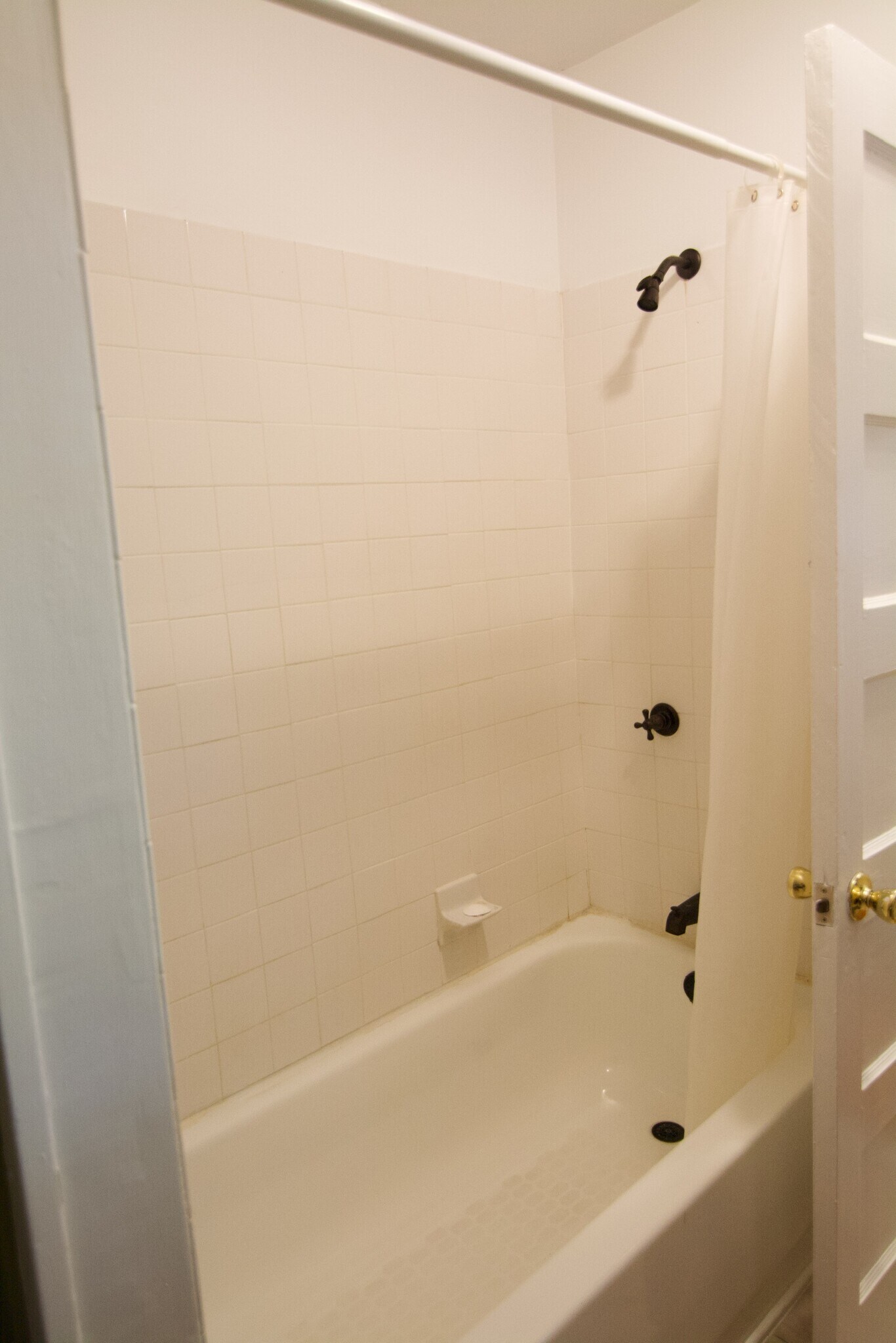 Building Photo - 327 Valley Brook Rd