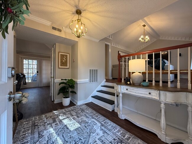 Building Photo - 505 Westbrook Dr