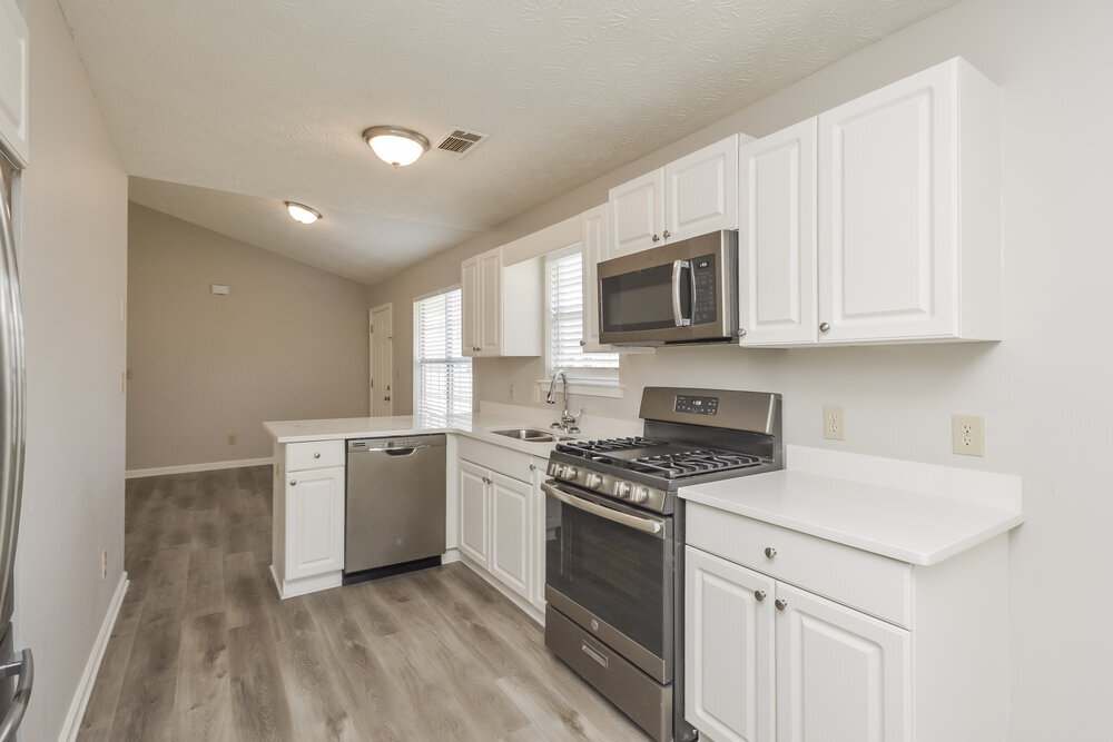 Building Photo - 204 Adam Cir