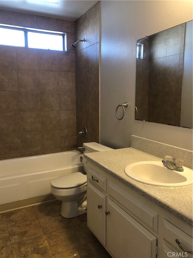 Building Photo - 16541 Kellog Cir