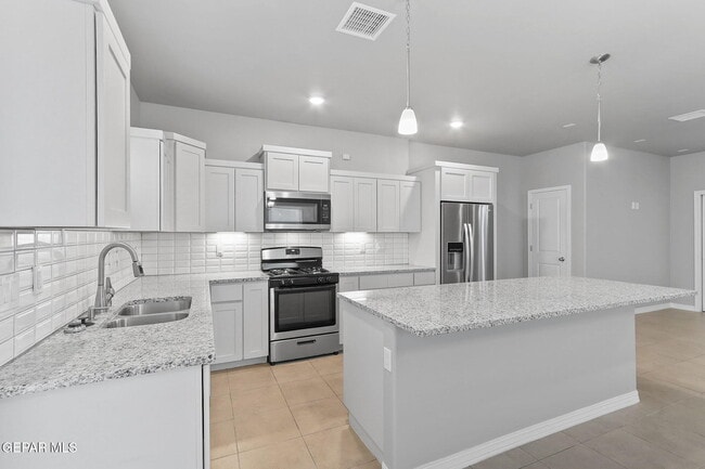 Building Photo - 4557 Mark Avizo
