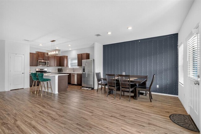 Building Photo - 1301 Blackhaw Ln