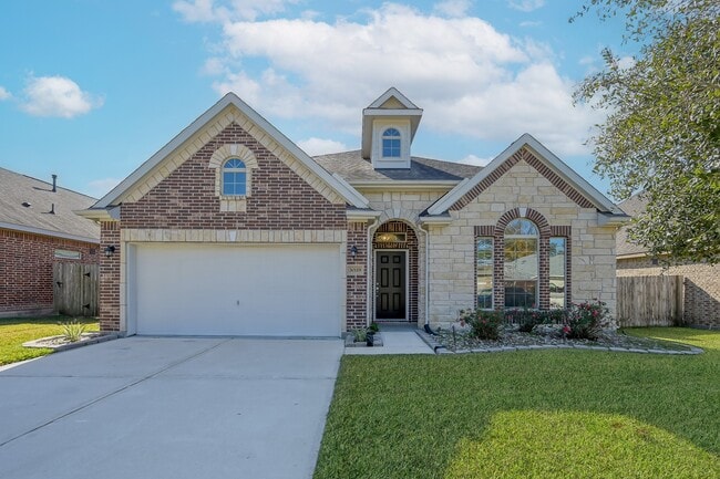 Building Photo - 30119 Saw Oaks Dr