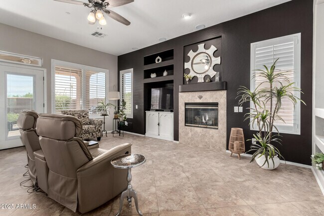 Building Photo - 2735 W Plum Hollow Dr