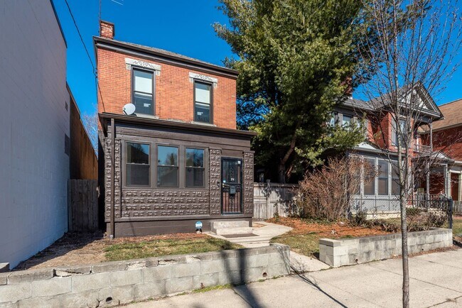 Building Photo - 374 E Whittier St