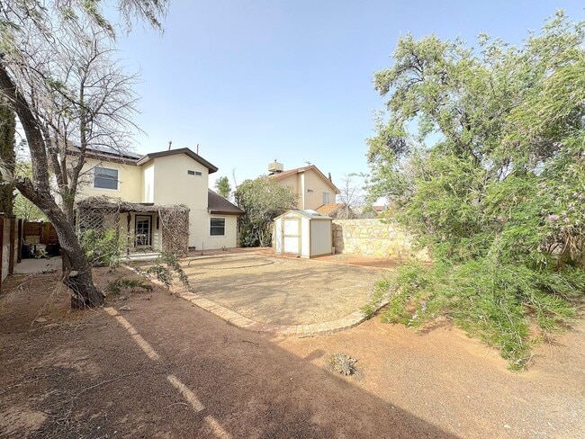 Building Photo - East El Paso 3 bed Refrig A/C with Solar P...