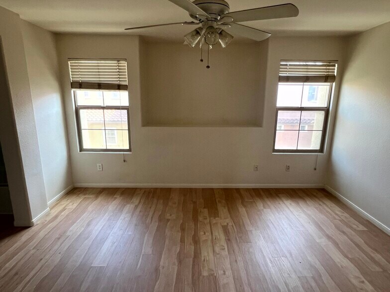 Building Photo - 1840 Spring Straw Ln