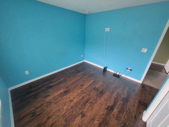 Building Photo - Beautiful Home near Busch Gardens!