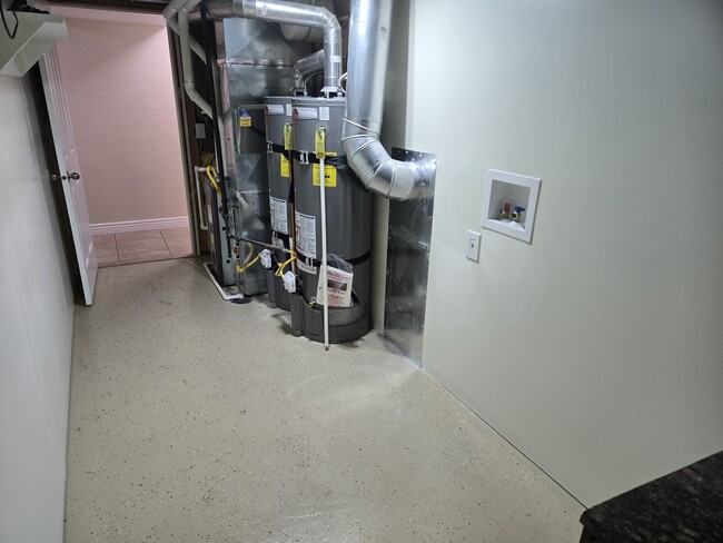 Building Photo - Hill Stone Basement