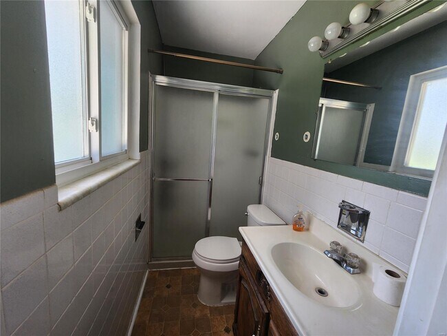 Building Photo - 2332 Viminal Ct