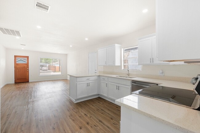 Building Photo - 1309 Bragg St