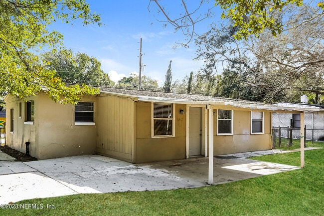 Building Photo - 1411 Palmdale St