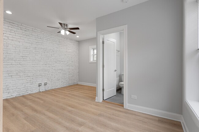 Building Photo - 1631 W Chase Ave
