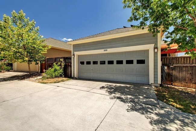 Building Photo - 3808 Mattie St