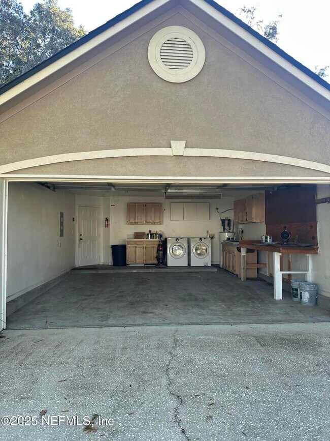 Building Photo - 12265 Marbon Estates Ln E