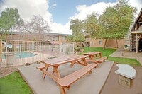 Building Photo - Vista Village