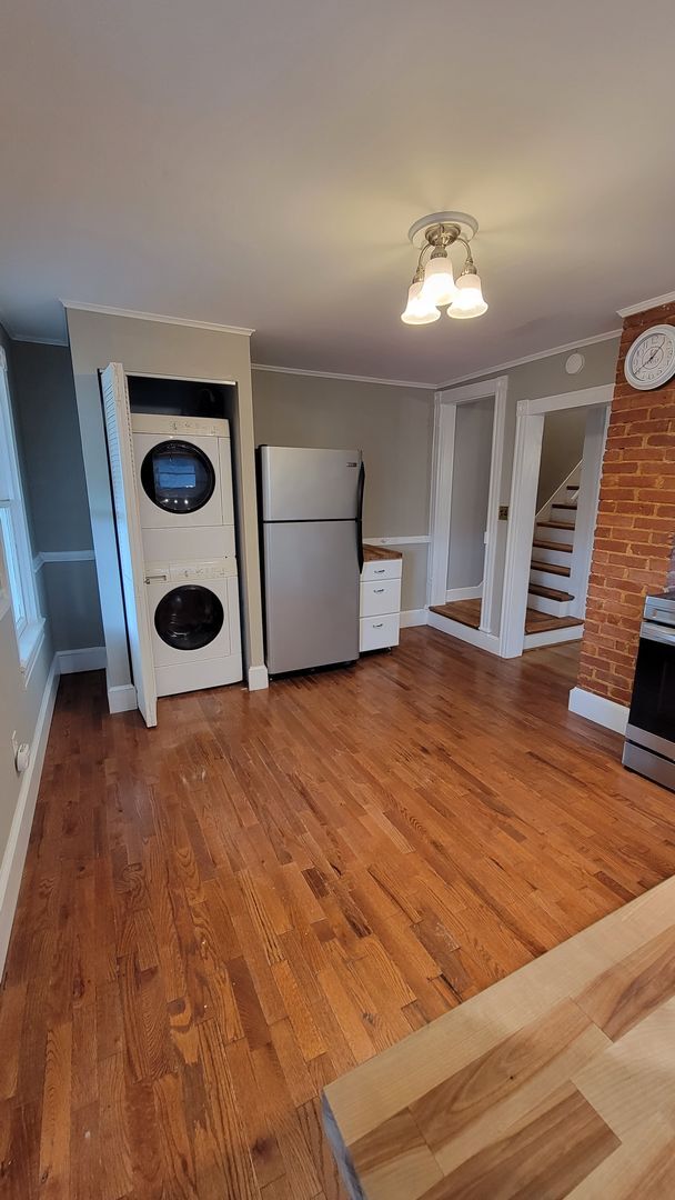 Building Photo - Charming House in Downtown Frederick