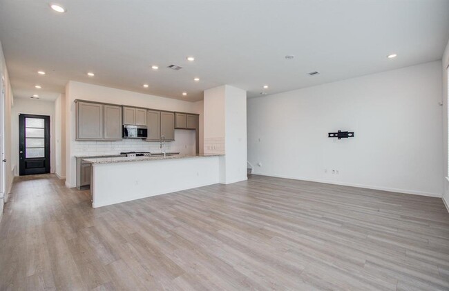 Building Photo - 4138 Balboa Dr