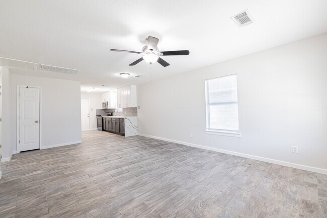 Building Photo - 11915 Greenmesa Dr