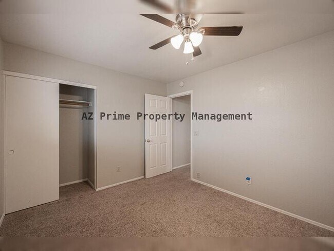 Building Photo - 7442 W Via Del Sol Dr