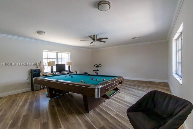 Building Photo - 5840 NE 22nd Way