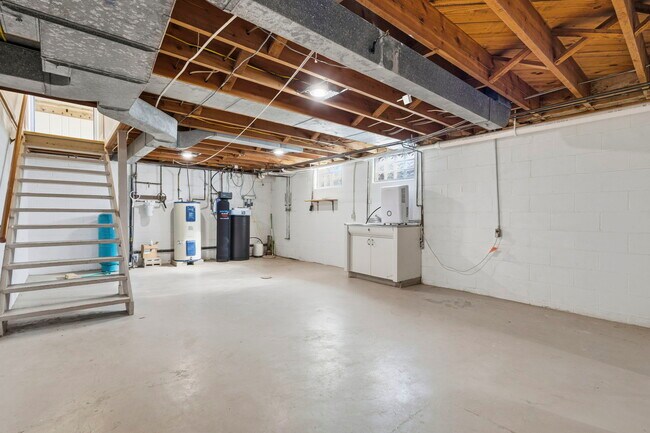 Building Photo - 9128 Austin Rd