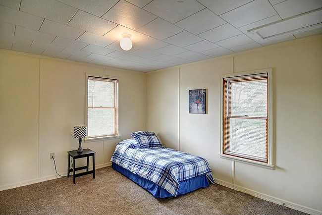 Building Photo - Renovated Farmhouse on Over 2 Acres – Waynesville Schools