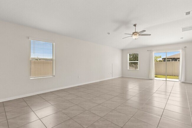 Building Photo - Charming 3-Bedroom Home in Nassau Crossing...