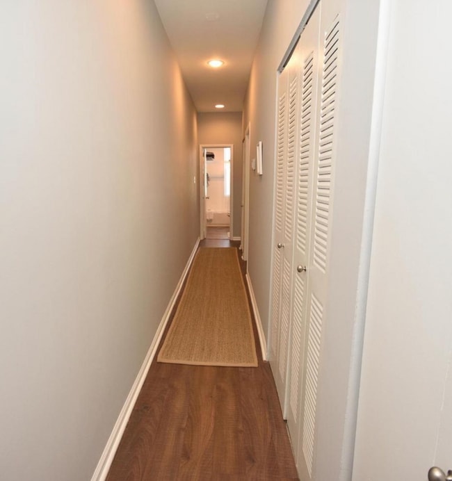 Building Photo - Spacious condo in Shaw/Mt.Vernon Square area