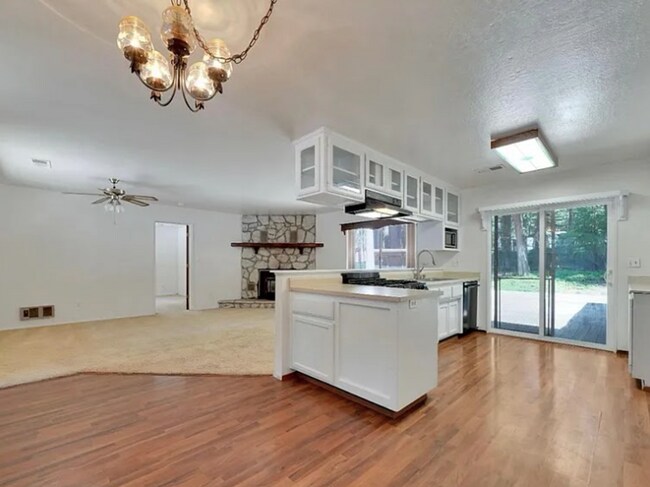 Building Photo - Rent-to-own your own Sierra Nevada retreat