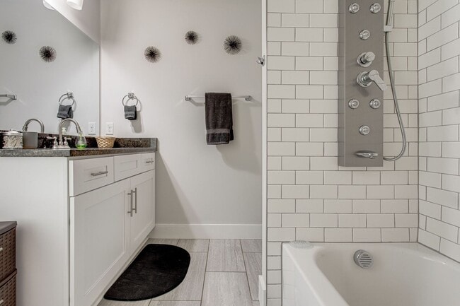 Building Photo - Available Now! 4 Bed, 3.5 Bath, Convenient...