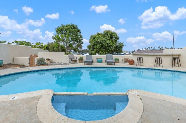Building Photo - Furnished Oceanview Property